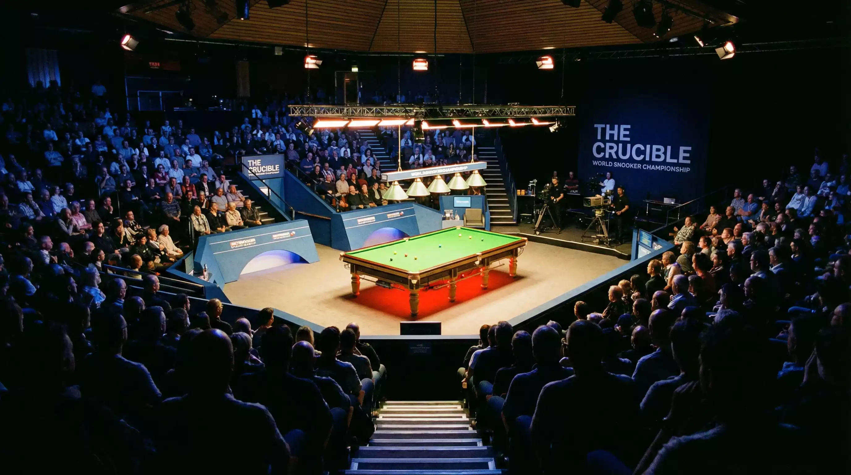 Blick in das Crucible Theatre in Sheffield während eines Snooker-Turniers